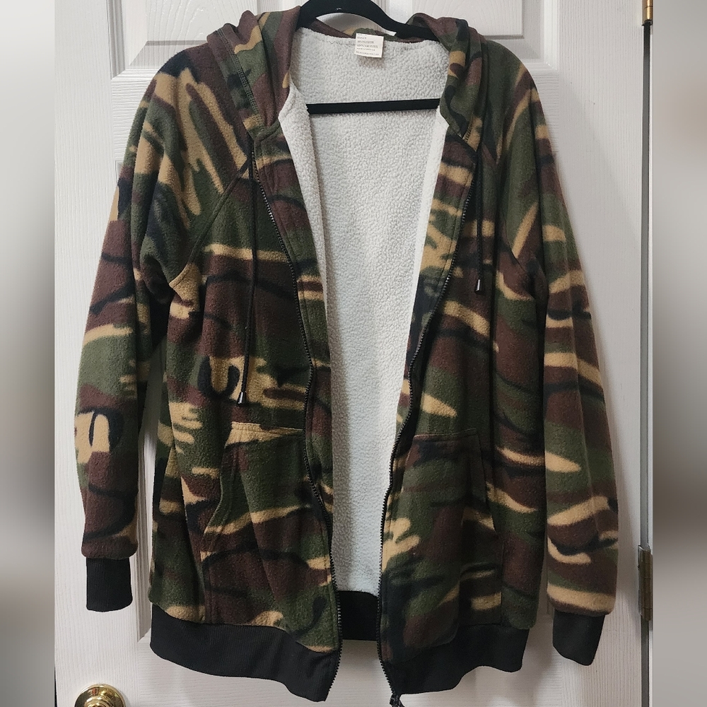 Camouflage Fleece Zip-Up Hoodie